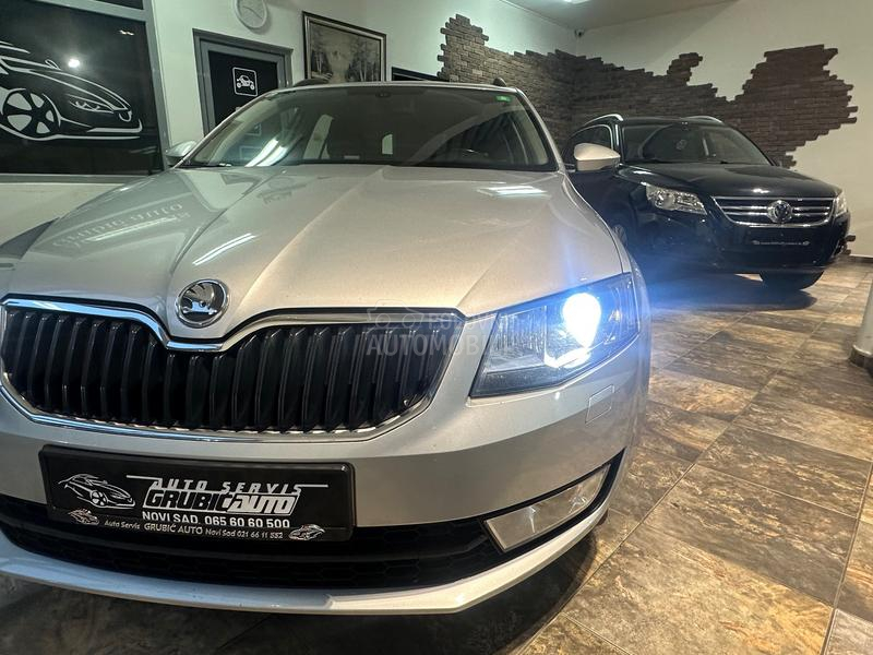 Škoda Octavia BI Xenon