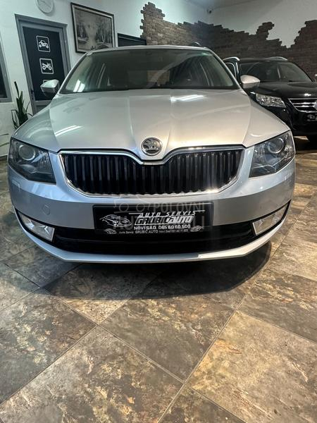 Škoda Octavia BI Xenon