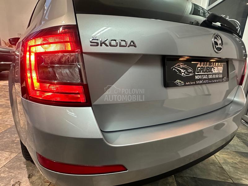 Škoda Octavia BI Xenon