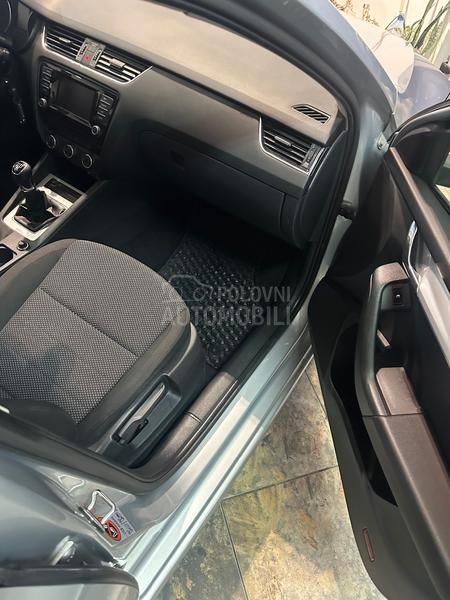 Škoda Octavia BI Xenon