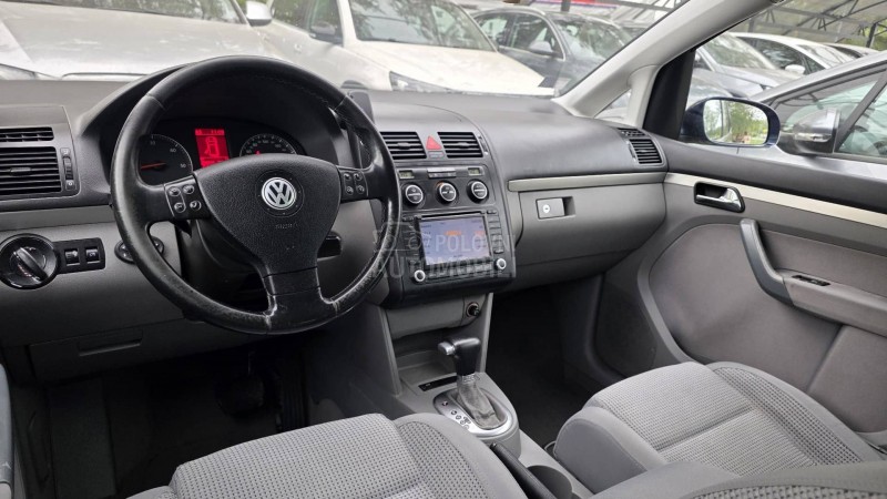 Volkswagen Touran 2,0TDI DSG HIGH LINE