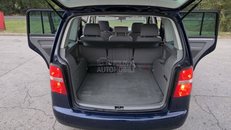 Volkswagen Touran 2,0TDI DSG HIGH LINE