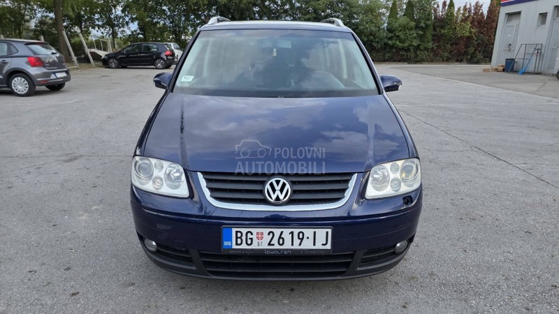 Volkswagen Touran 2,0TDI DSG HIGH LINE