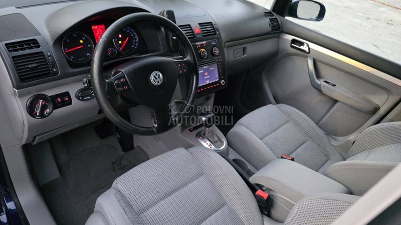 Volkswagen Touran 2,0TDI DSG HIGH LINE