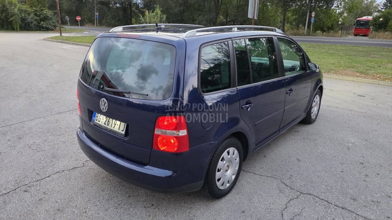 Volkswagen Touran 2,0TDI DSG HIGH LINE