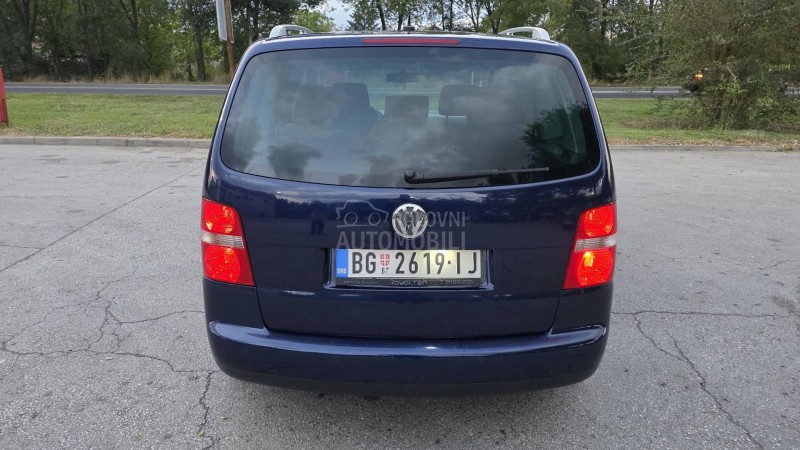 Volkswagen Touran 2,0TDI DSG HIGH LINE