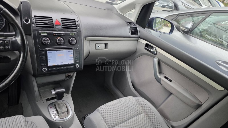 Volkswagen Touran 2,0TDI DSG HIGH LINE