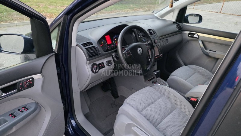 Volkswagen Touran 2,0TDI DSG HIGH LINE