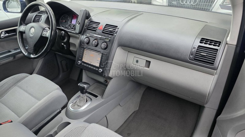 Volkswagen Touran 2,0TDI DSG HIGH LINE