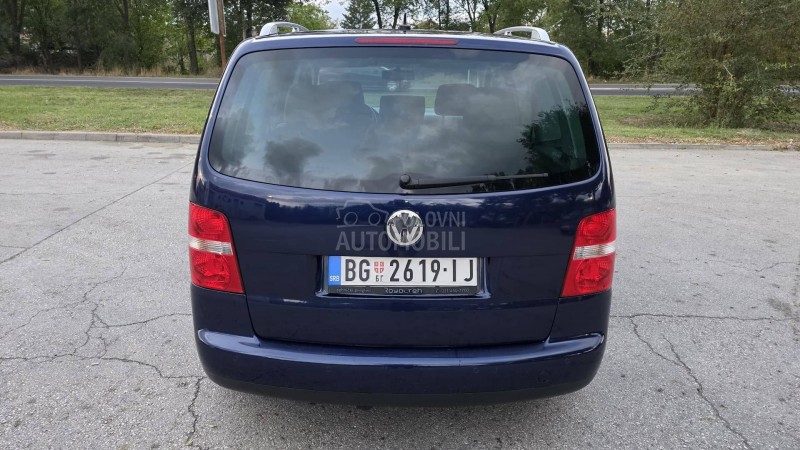 Volkswagen Touran 2,0TDI DSG HIGH LINE