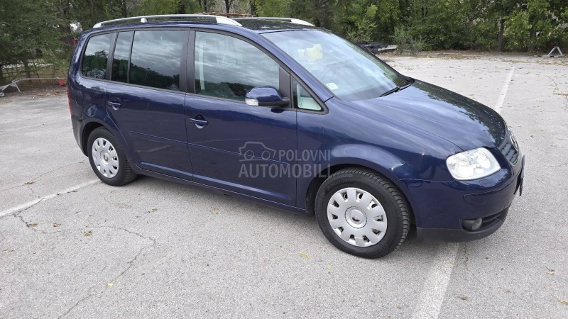 Volkswagen Touran 2,0TDI DSG HIGH LINE