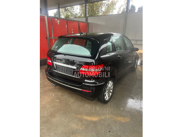 Mercedes Benz B 200 