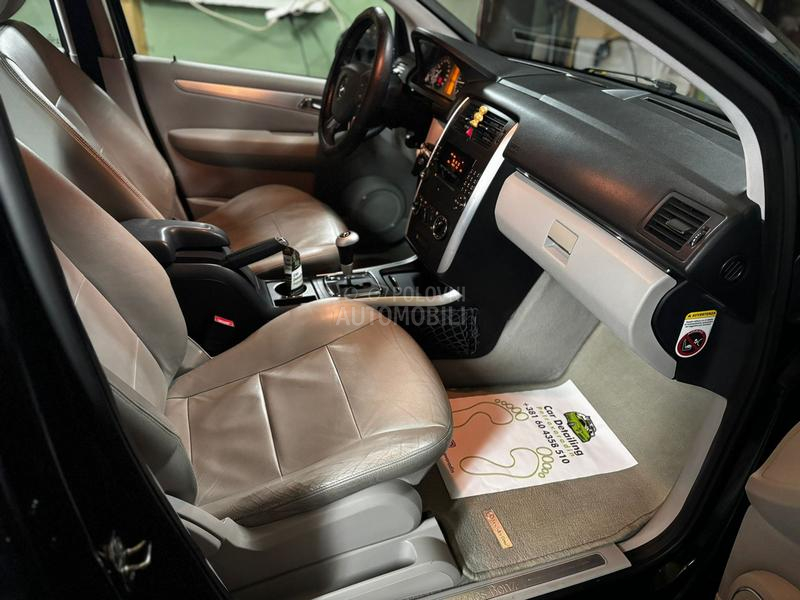 Mercedes Benz B 200 