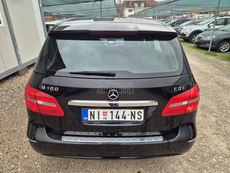 Mercedes Benz B 180 