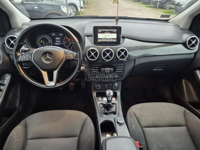 Mercedes Benz B 180 