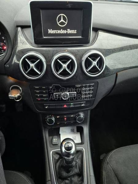 Mercedes Benz B 180 