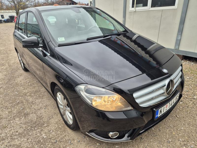Mercedes Benz B 180 