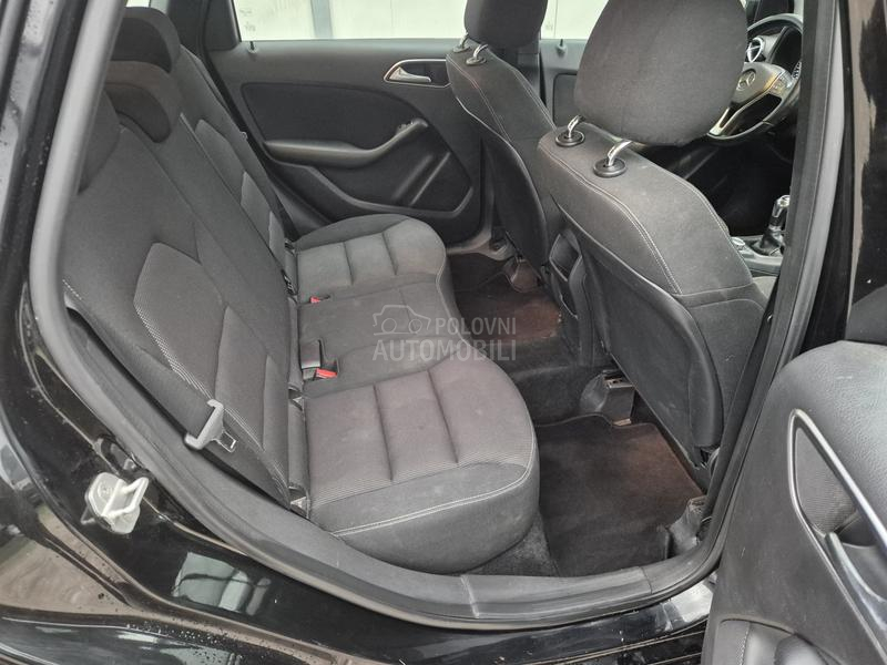 Mercedes Benz B 180 