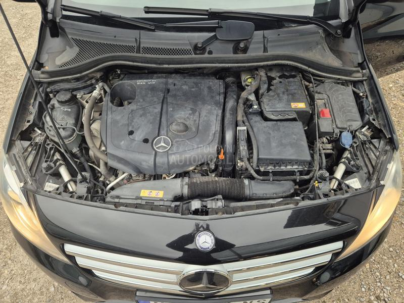 Mercedes Benz B 180 