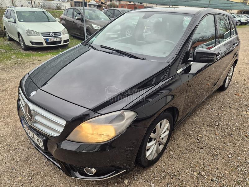 Mercedes Benz B 180 