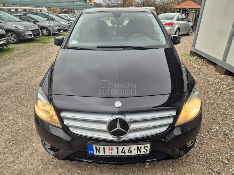 Mercedes Benz B 180 