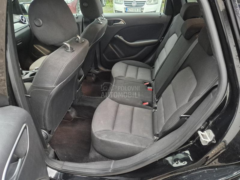 Mercedes Benz B 180 