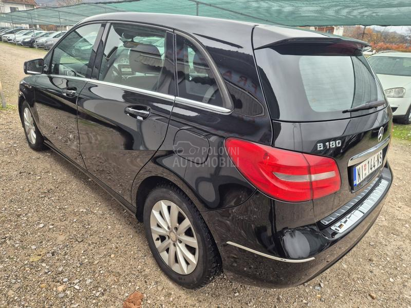 Mercedes Benz B 180 