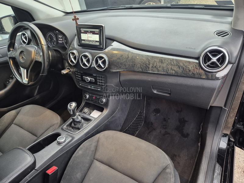Mercedes Benz B 180 