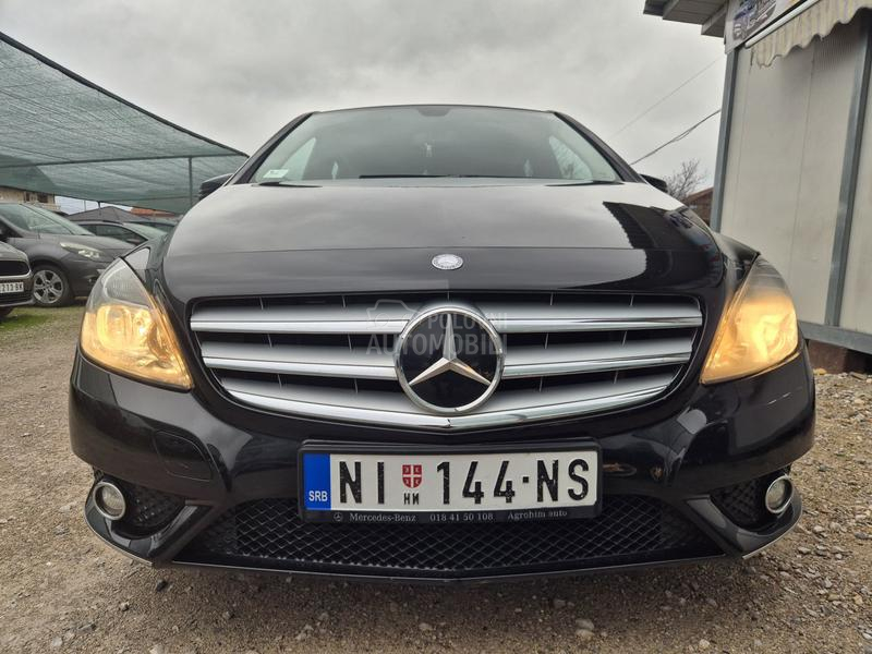 Mercedes Benz B 180 