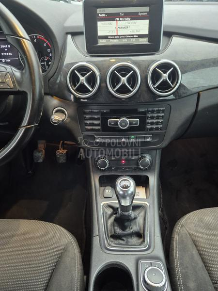 Mercedes Benz B 180 