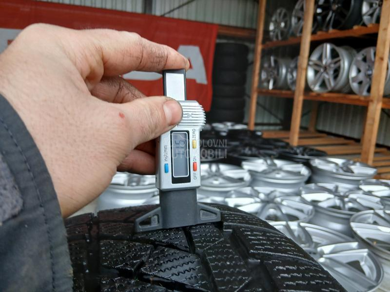 Continental 205/55 R17 Zimska