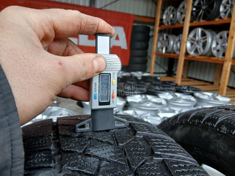 Continental 205/55 R17 Zimska