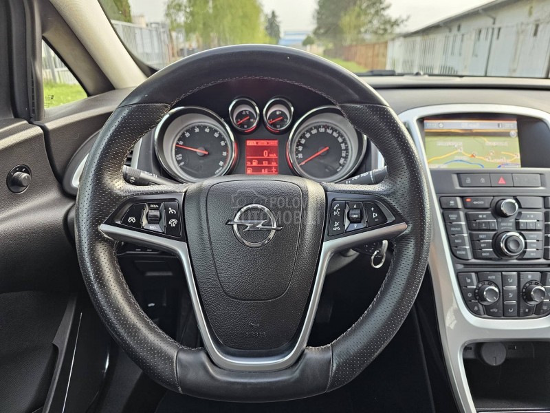 Opel Astra J GTC 1.4T  COSMO