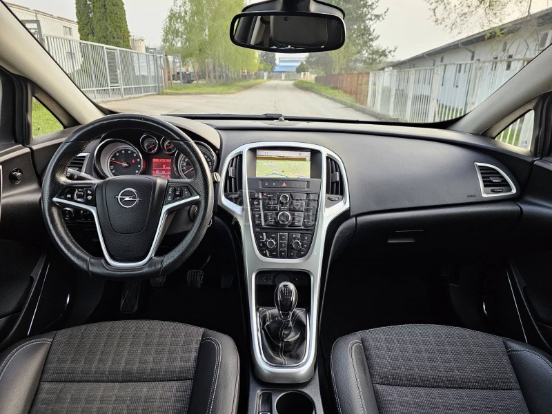 Opel Astra J GTC 1.4T  COSMO