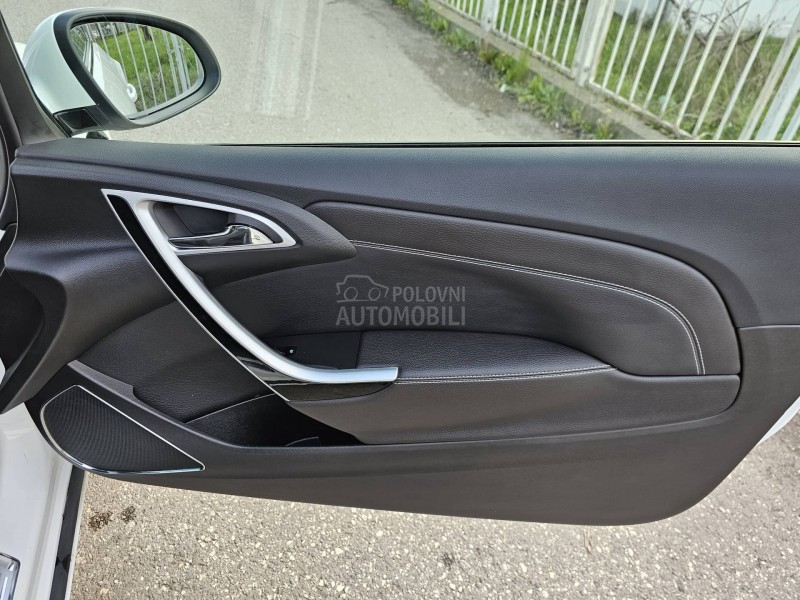 Opel Astra J GTC 1.4T  COSMO