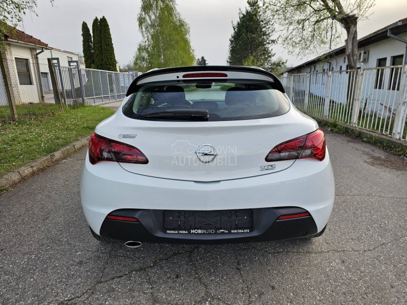 Opel Astra J GTC 1.4T  COSMO