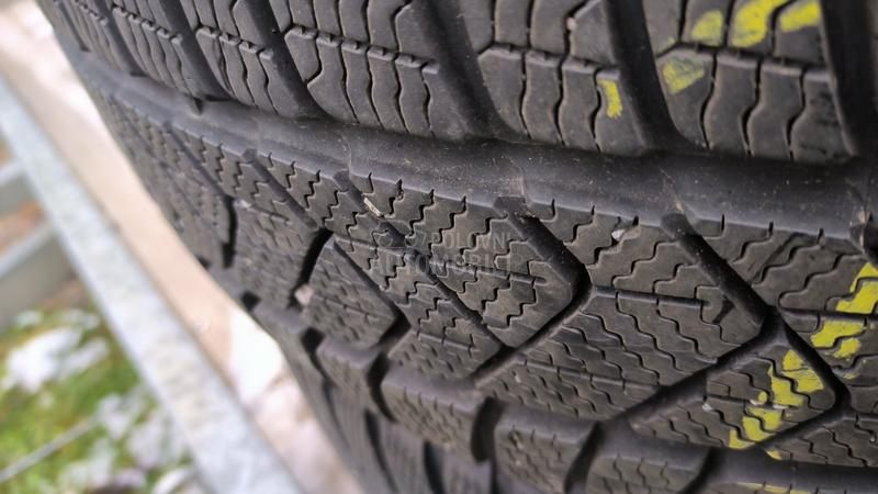 Pirelli 215/50 R18 Zimska