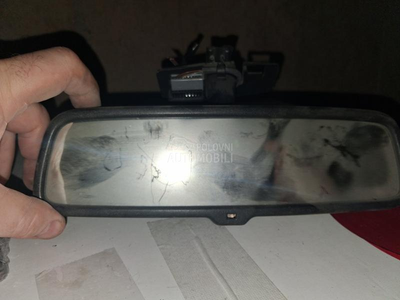 ogledalo i svetlo kabine