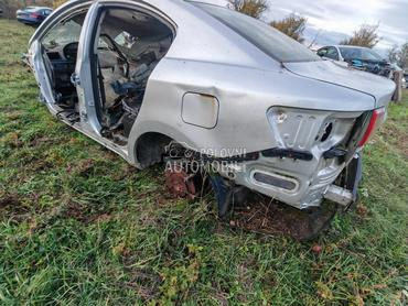 270 ZL krilo sedan za Toyota Avensis od 2009. do 2014. god.