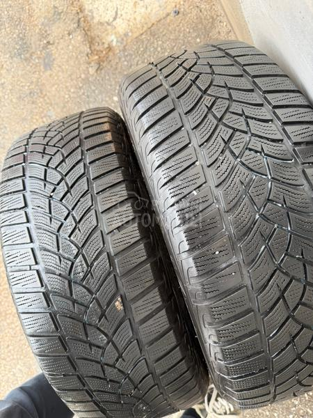 Goodyear 225/55 R17 Zimska