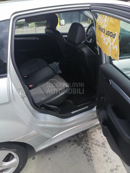Mercedes Benz B 180 