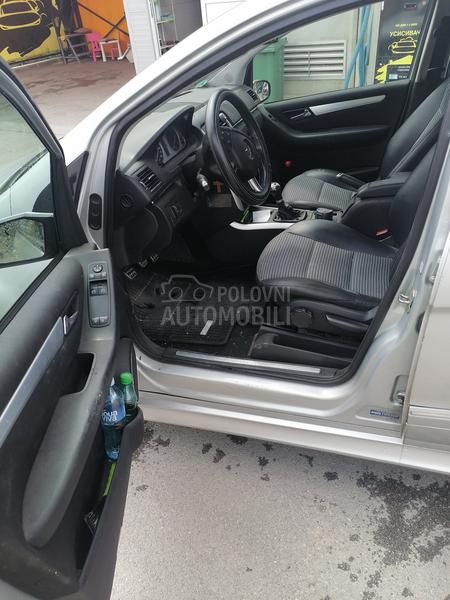 Mercedes Benz B 180 