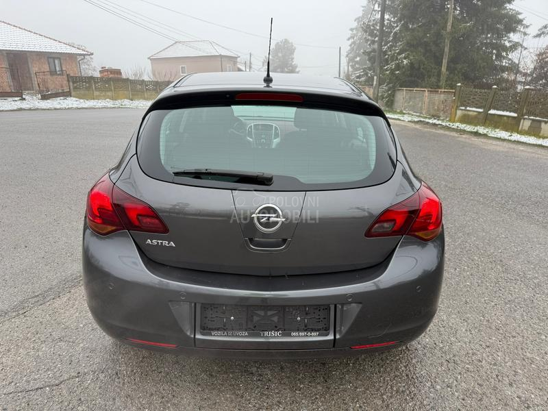 Opel Astra J 1.6 16v T.O.P 90000