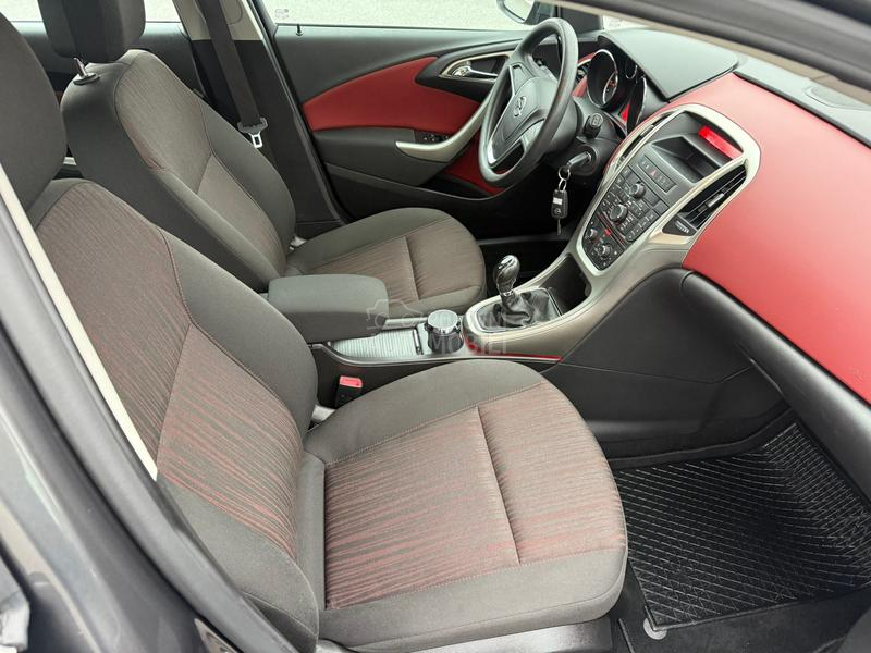 Opel Astra J 1.6 16v T.O.P 90000