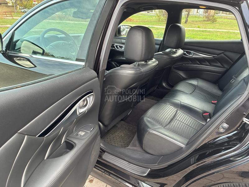 Infiniti M30 D S
