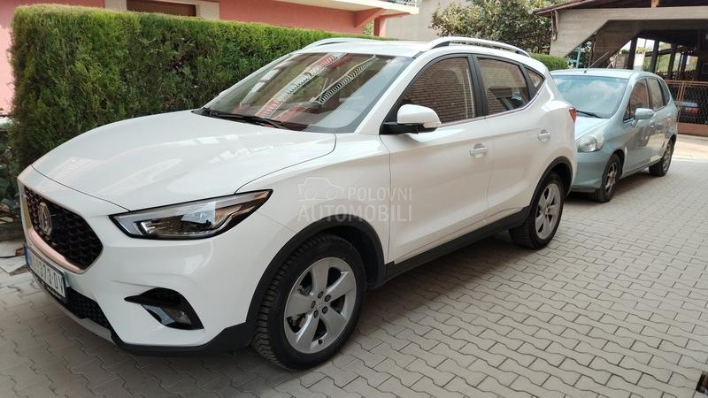 MG ZS 