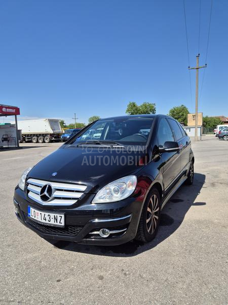 Mercedes Benz B 180 