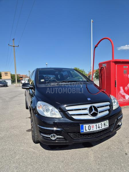 Mercedes Benz B 180 