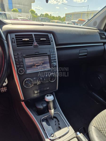 Mercedes Benz B 180 
