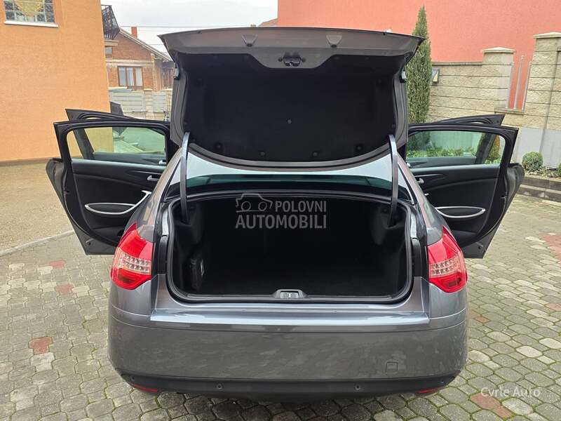 Citroen C5 NEMA BOLJI U SRB